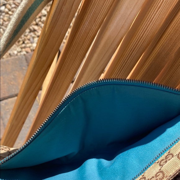 Gucci Brown and Blue Crossbody Bags - Picture 3 of 9